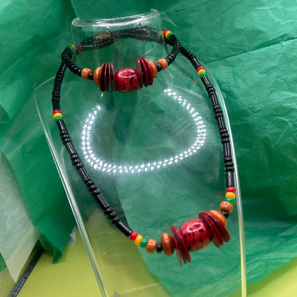 Juego de collar y pulsera color negro,rojo,verde,amarillo